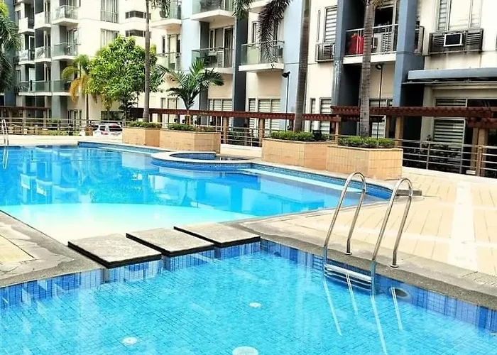 One Palm Tree Near Naia Terminal 3 Appartement